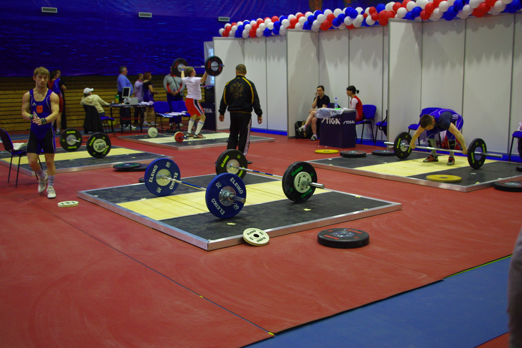 картинка Зал разминки перед соревнованиями для тяжелой атлетики, г. Санкт-Петербург, 2011 г.
